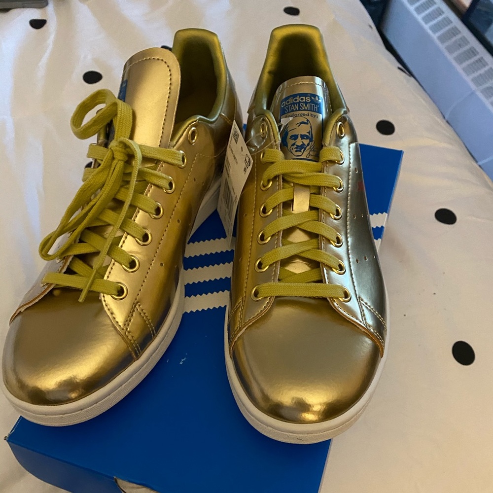 Gold Stan smiths